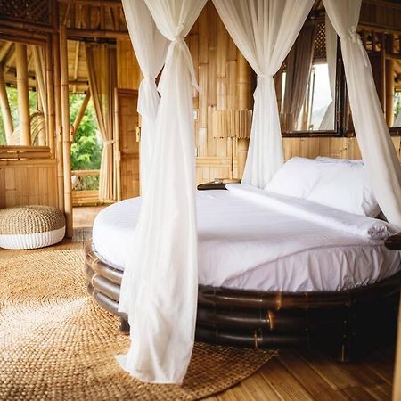 The Nude House Villa Selat Exterior photo